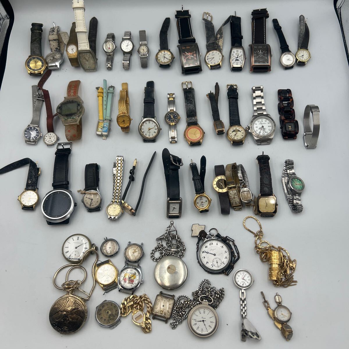 ジャンク品】まとめ売り 腕時計 時計 懐中時計 123個 約7.4kg ジャンク品】まとめ売り 腕時計 時計 懐中時計 123個 約7.4kg