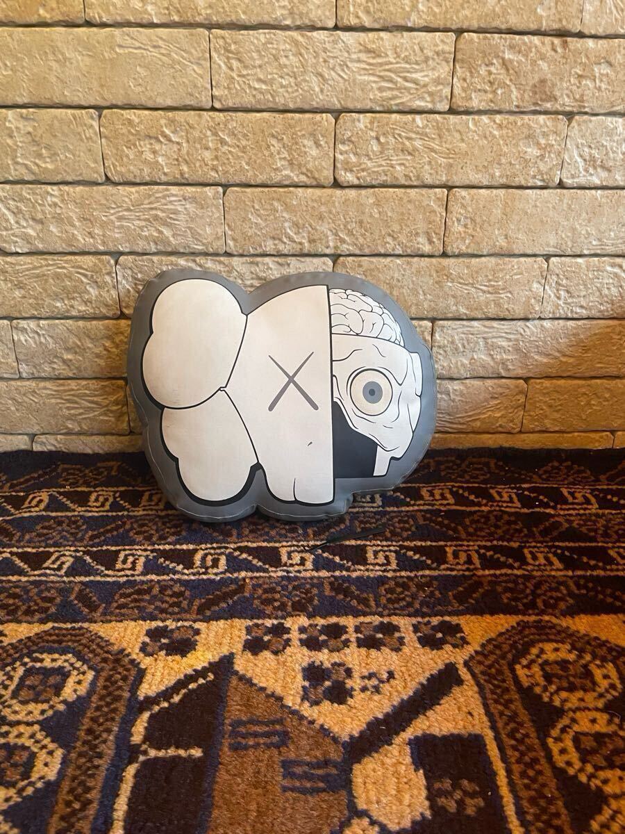 希少 kaws original fake cushion pillow カウズ オリジナル 希少 kaws original fake cushion pillow カウズ オリジナル