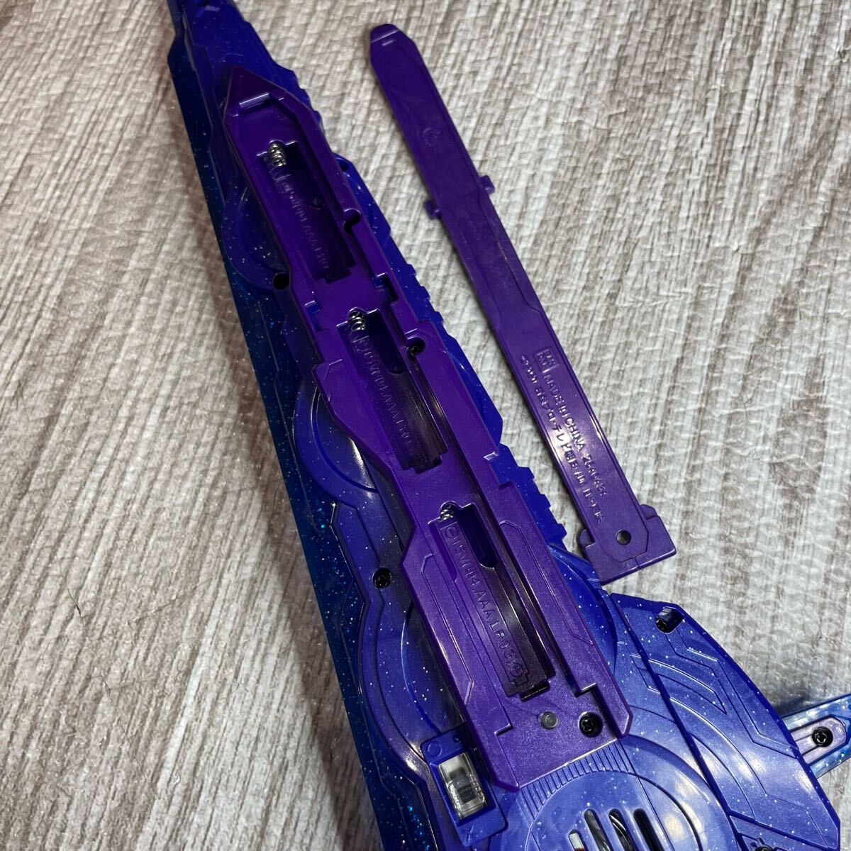 バンダイ 仮面ライダーセイバー DX 刃王剣クロスセイバー 仮面 バンダイ 仮面ライダーセイバー DX 刃王剣クロスセイバー 仮面
