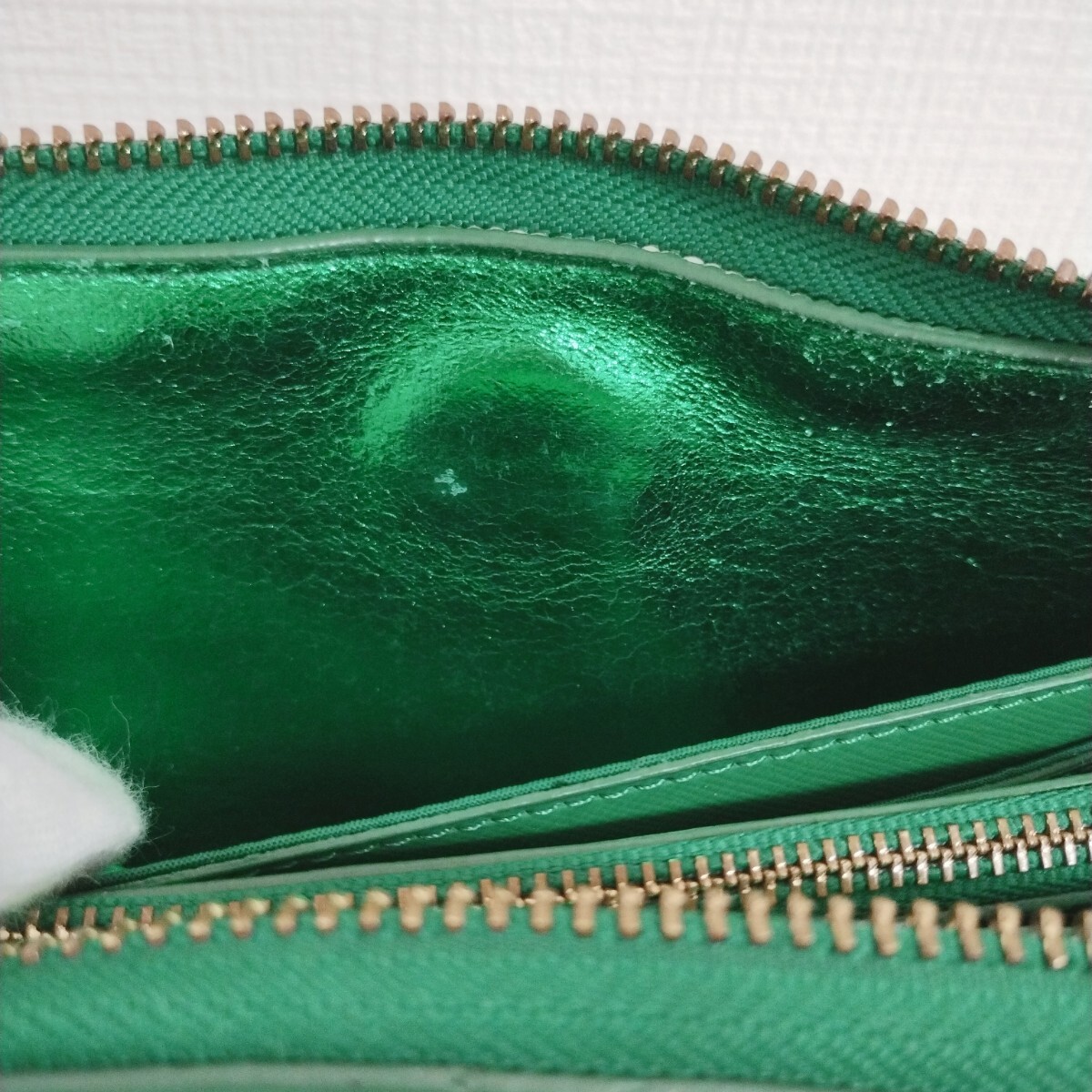 大人も着やすいシンプルファッション トリーバーチ BURCH TORY 長財布 レザー ラウンドファスナー 小物