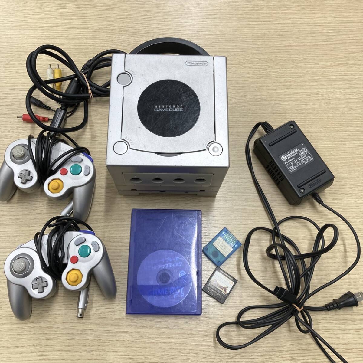 8646 ゲーム ゲームキューブ 本体 DOL-001 シルバー DOL-017 8646 ゲーム ゲームキューブ 本体 DOL-001 シルバー DOL-017