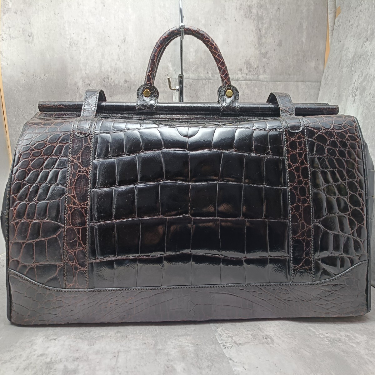 定価350万円 美品 クロコダイル 大型ボストンバッグ 幅54! 旅行 定価350万円 美品 クロコダイル 大型ボストンバッグ 幅54! 旅行