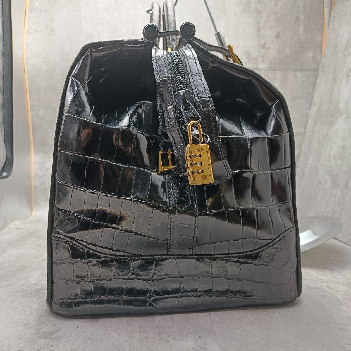 定価350万円 美品 クロコダイル 大型ボストンバッグ 幅54! 旅行 定価350万円 美品 クロコダイル 大型ボストンバッグ 幅54! 旅行