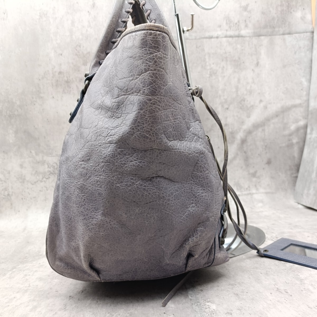 美品 希少色 BALENCIAGA バレンシアガ ザ サンデー トートバッグ 美品 希少色 BALENCIAGA バレンシアガ ザ サンデー トートバッグ