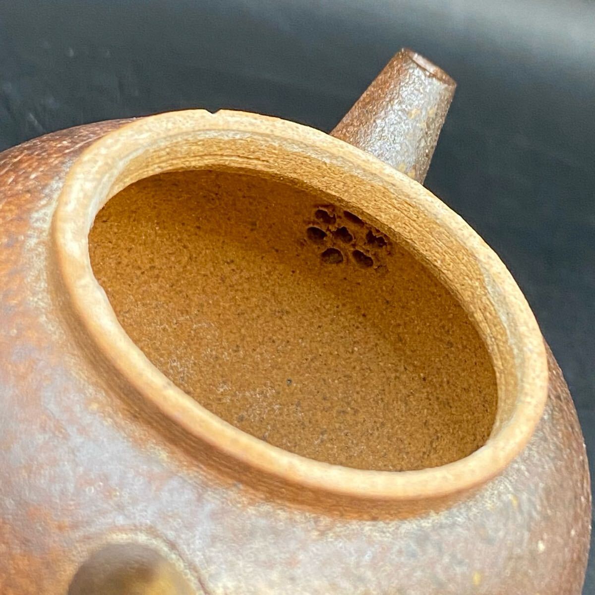 M0422706B 急須 平安春峰 煎茶道具 茶器 刻印 伝統工芸 工芸品 M0422706B 急須 平安春峰 煎茶道具 茶器 刻印 伝統工芸 工芸品