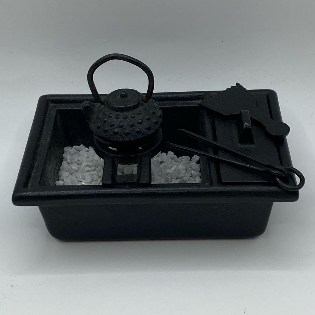 M0426704B 南部鉄器 ミニ鉄瓶 火鉢 長火鉢 囲炉裏 灰匙 火箸