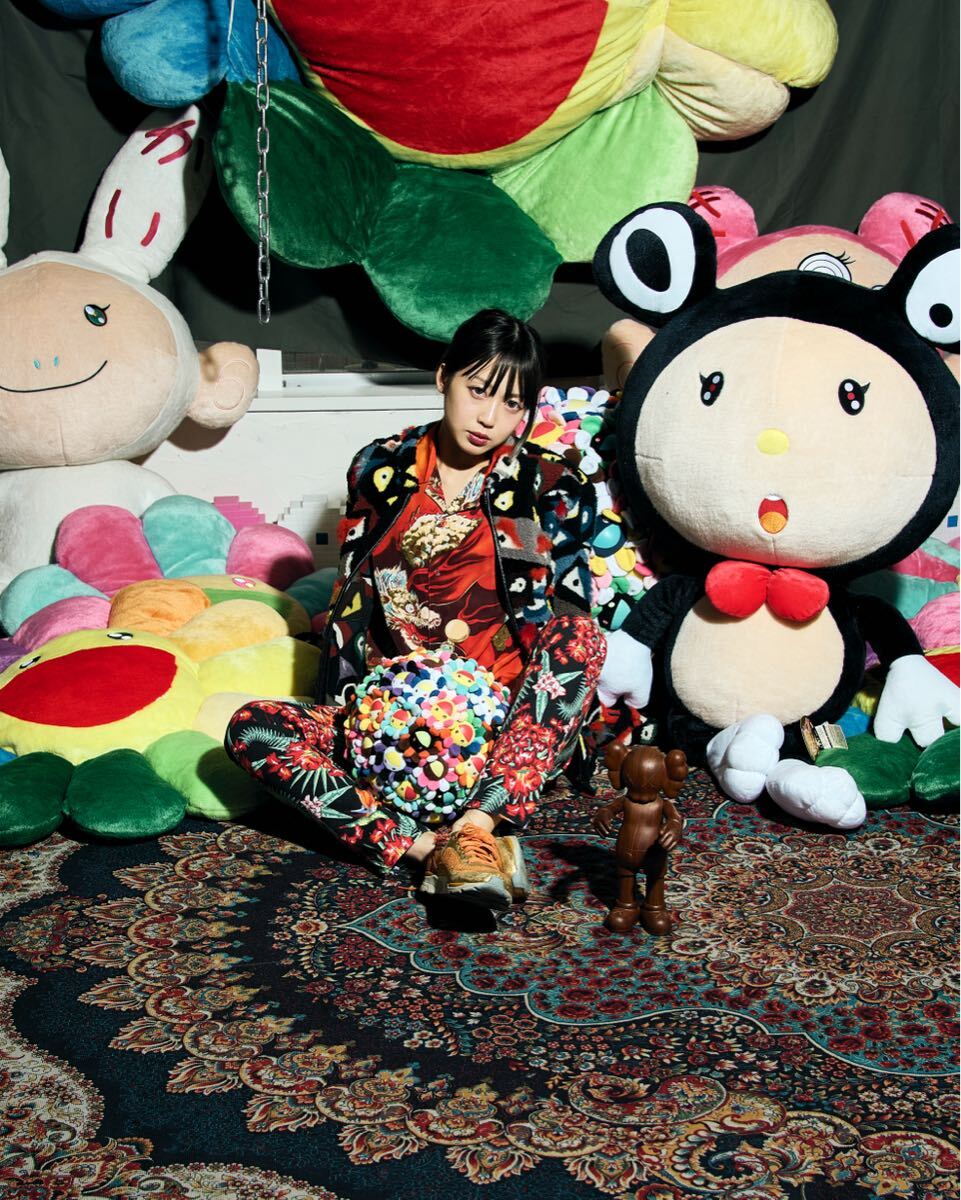 村上隆 DOBくん 特大 等身大 ぬいぐるみ カイカイキキ ネイビー 村上隆 DOBくん 特大 等身大 ぬいぐるみ カイカイキキ ネイビー