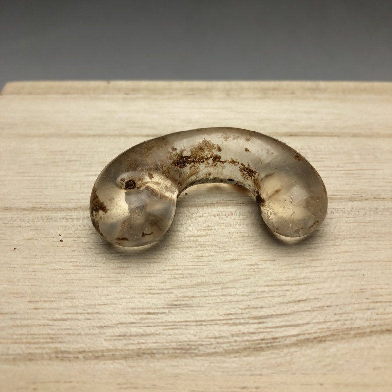 2本丁字頭勾玉　弥生〜古墳時代　　翡翠2本丁字頭　出土品 糸魚川翡翠 丁字頭 勾玉 7A級 縦約29mm 産地証明書 国産 桐箱