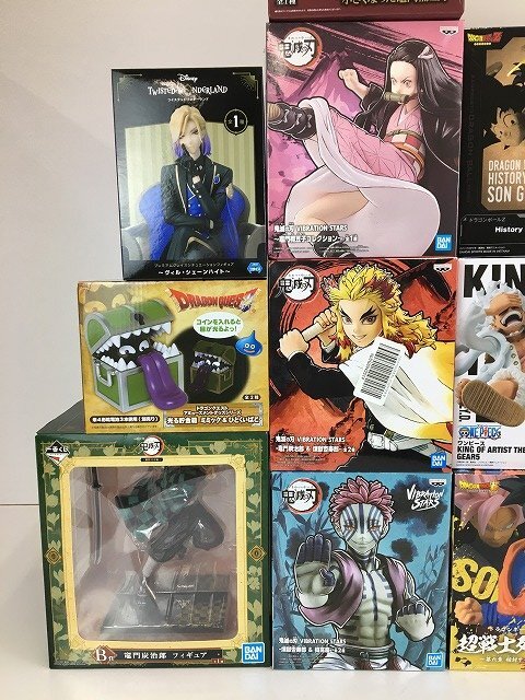 rh 【開封済】 フィギュアセット(1) 鬼滅の刃 ワンピース rh 【開封済】 フィギュアセット(1) 鬼滅の刃 ワンピース