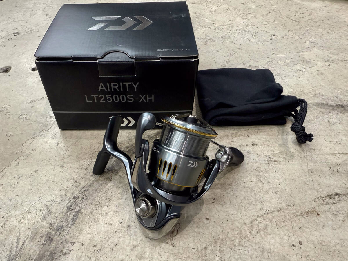 ①美品 ダイワ 23 エアリティ LT2500S-XH AIRITY A(ダイワ ①美品 ダイワ 23 エアリティ LT2500S-XH AIRITY A(ダイワ