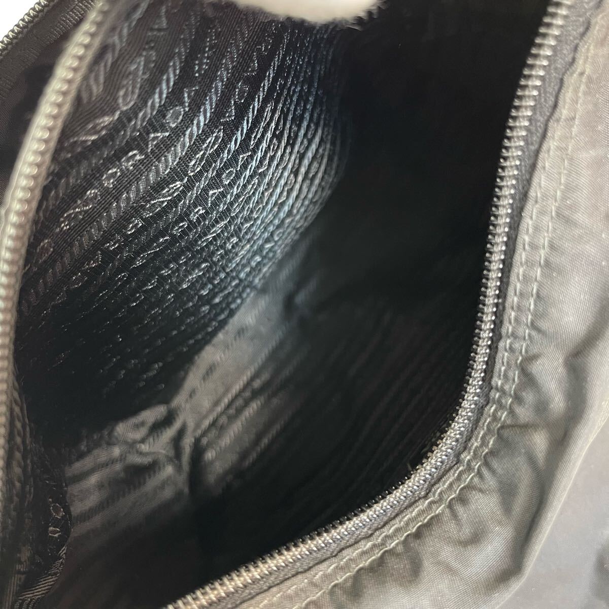1円【美品】PRADA プラダ ショルダーバッグ 斜め掛け クロス 1円【美品】PRADA プラダ ショルダーバッグ 斜め掛け クロス