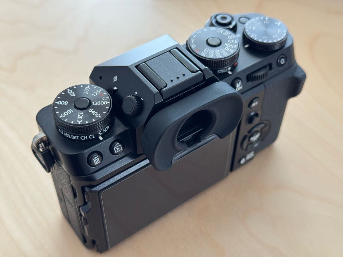 新品同様品 保証残りあり FUJIFILM X-T5 ボディ 富士フイルム 新品同様品 保証残りあり FUJIFILM X-T5 ボディ 富士フイルム
