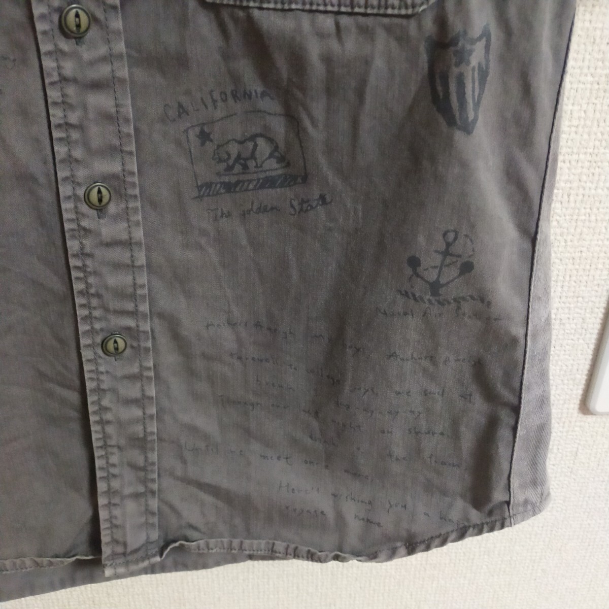 AVIREX アヴィレックス 6145162 ミリタリーシャツ 半袖 ワッペン 刺繍 ステンシル風(fēng)プリント M グレー