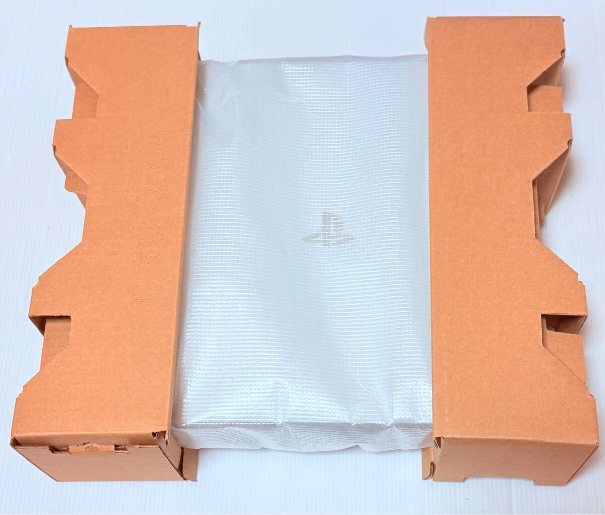 希少 PS4 Pro CUH-7000BB02 グレイシャーホワイト 新品 未使用品 希少 PS4 Pro CUH-7000BB02 グレイシャーホワイト 新品 未使用品
