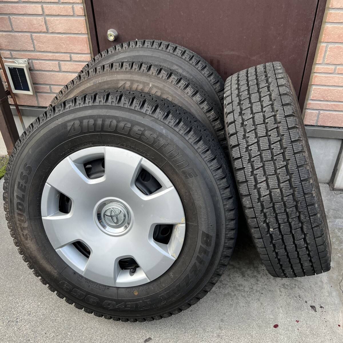 ☆ハイエース☆ TOYOTA トヨタ 純正アルミホイール・BRIDGESTONE ☆ハイエース☆ TOYOTA トヨタ 純正アルミホイール・BRIDGESTONE
