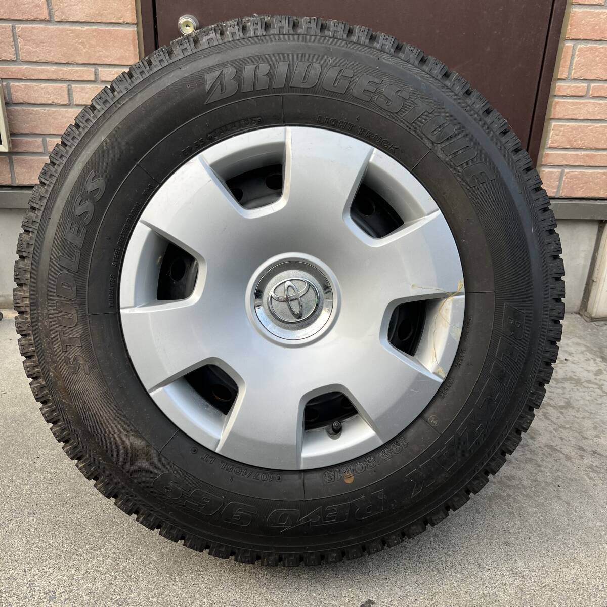 ☆ハイエース☆ TOYOTA トヨタ 純正アルミホイール・BRIDGESTONE ☆ハイエース☆ TOYOTA トヨタ 純正アルミホイール・BRIDGESTONE