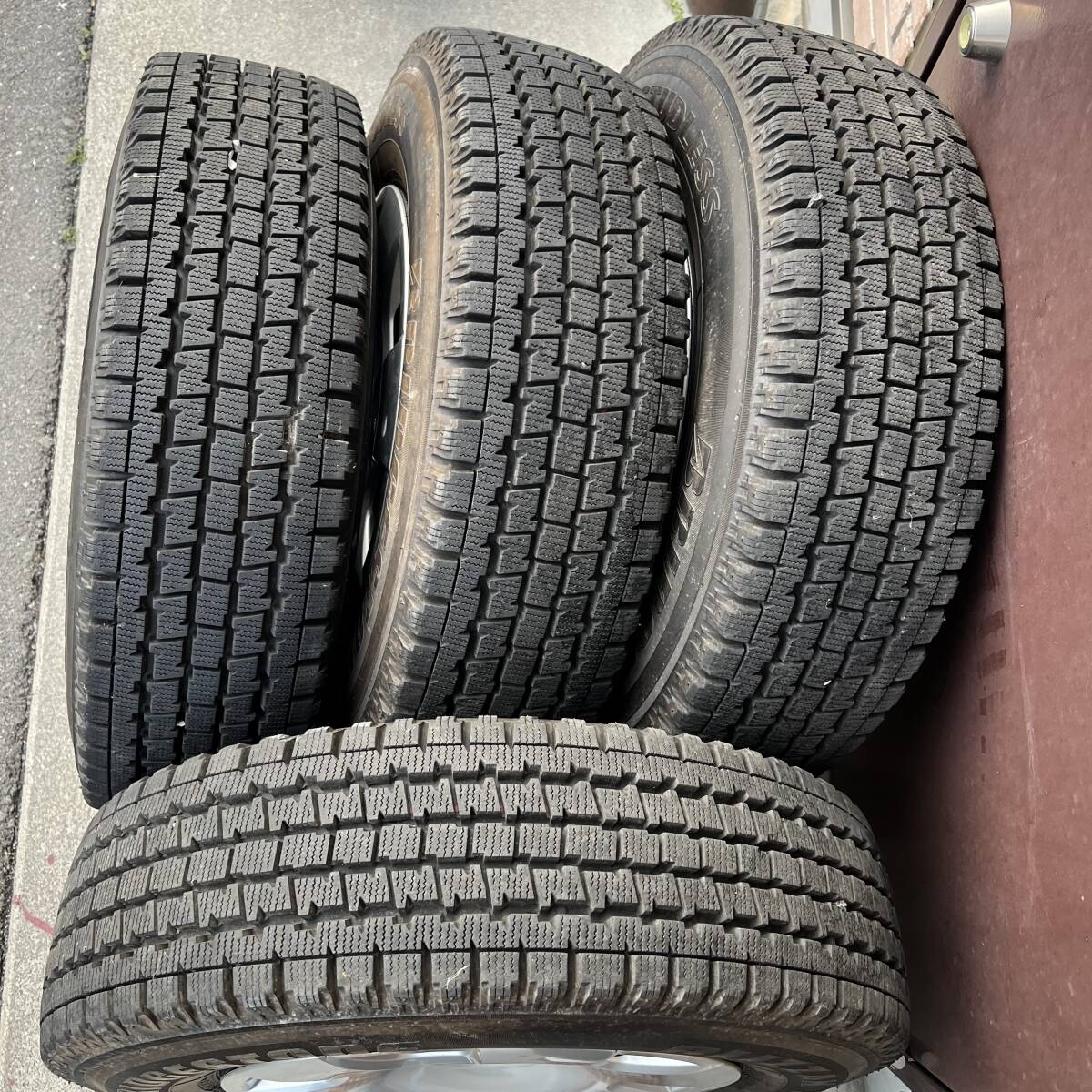 ☆ハイエース☆ TOYOTA トヨタ 純正アルミホイール・BRIDGESTONE ☆ハイエース☆ TOYOTA トヨタ 純正アルミホイール・BRIDGESTONE