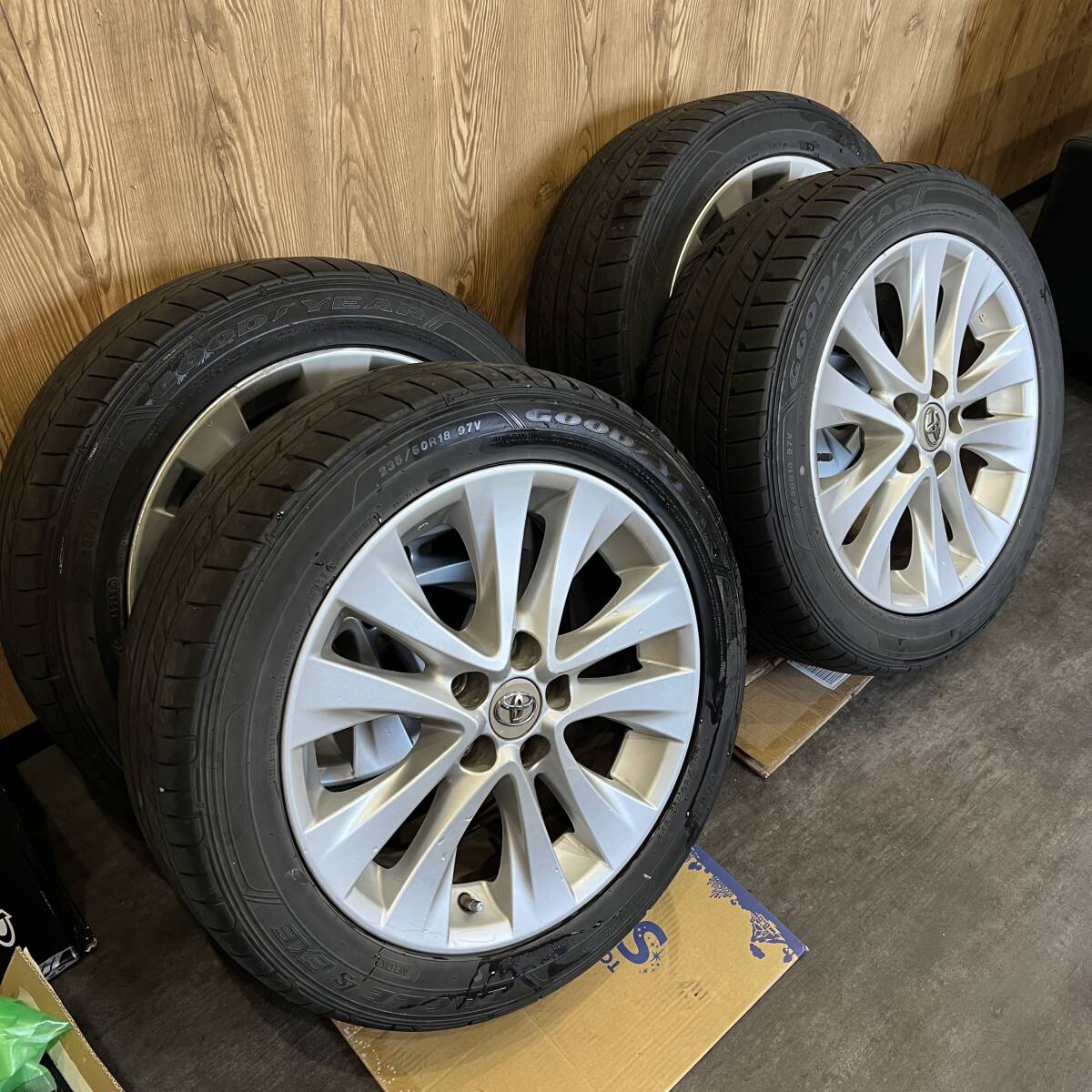 ☆ヴェルファイア☆ TOYOTA トヨタ 純正アルミホイール ☆ヴェルファイア☆ TOYOTA トヨタ 純正アルミホイール