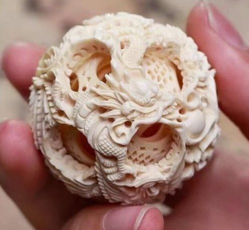 天然マンモス牙 彫刻置物 鬼工球 精巧彫刻 球体 氷生地 鬼工芸品 天然マンモス牙 彫刻置物 鬼工球 精巧彫刻 球体 氷生地 鬼工芸品