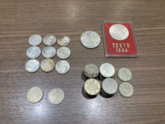 100円銀貨(五輪・稲穂・鳳凰) 53枚 1000円銀貨 五輪 2枚 100円銀貨(五輪・稲穂・鳳凰) 53枚 1000円銀貨 五輪 2枚