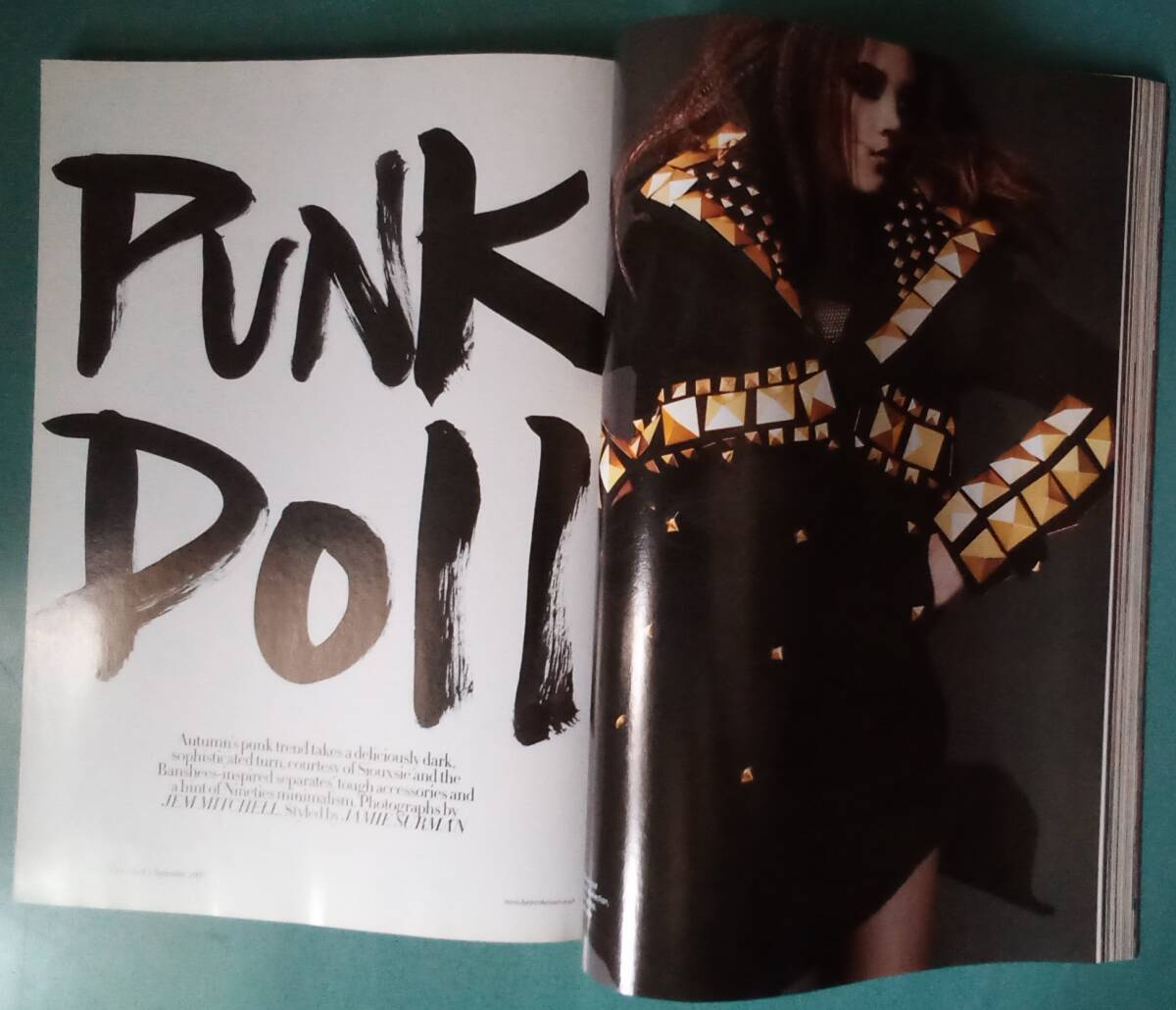 Harper's BAZAAR - -pa-zba The -2007 SEPTEMBER Kate * wing slit Peter Lindbergh Anthony Ward Tesh