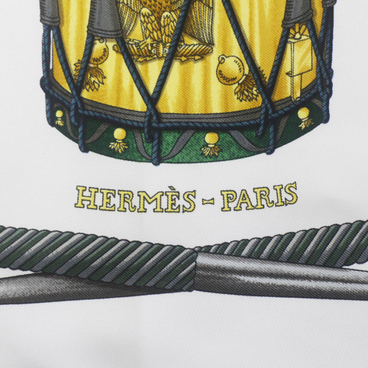 HERMES エルメス カレ 90 LES TAMBOURS タンブールの太鼓 シルク HERMES エルメス カレ 90 LES TAMBOURS タンブールの太鼓 シルク