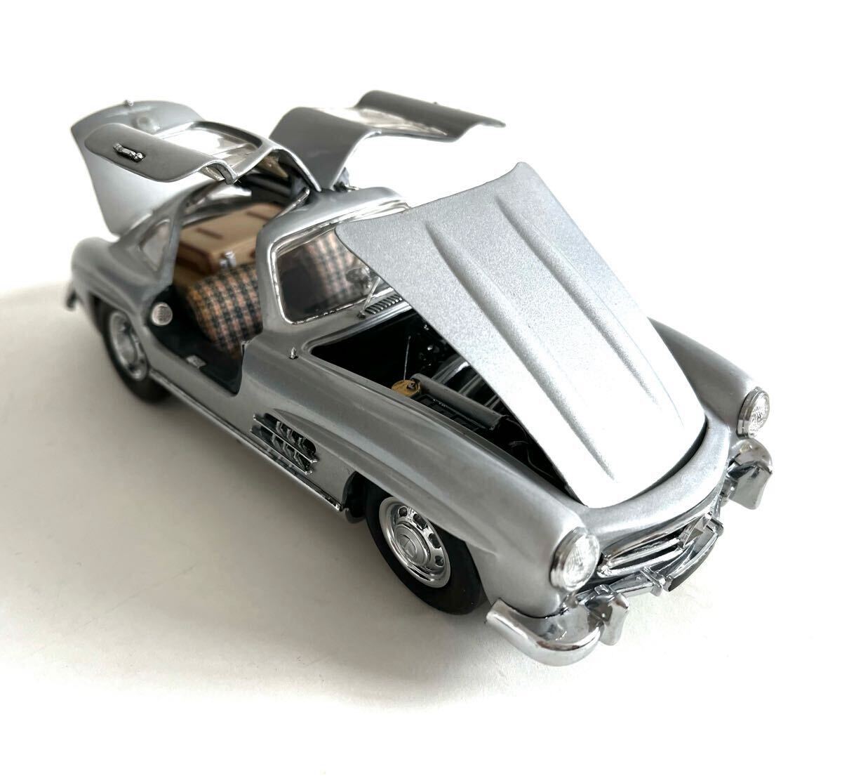 最終値下げ　1/24 メルセデスベンツ 300SL シルバー　フランクリンミント　　人気希少品