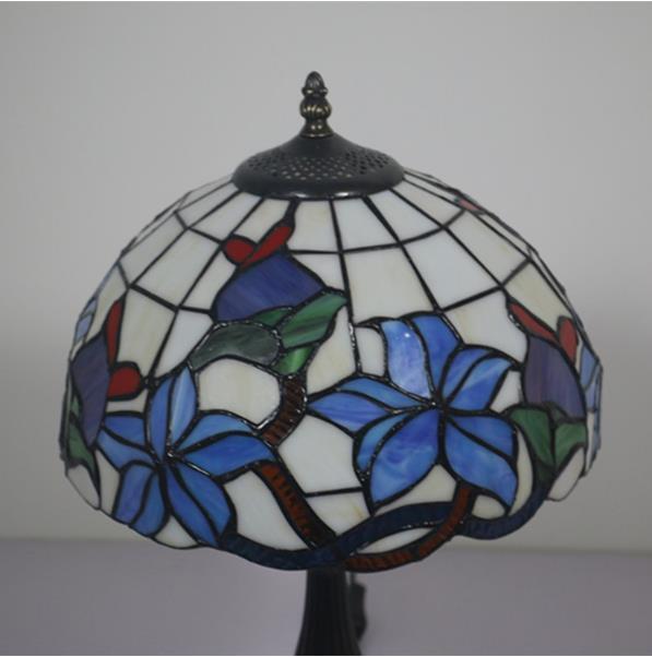 新品◇ ◇芸術品◇ ステンドランプ 照明 ステンドグラス 花柄 新品◇ ◇芸術品◇ ステンドランプ 照明 ステンドグラス 花柄