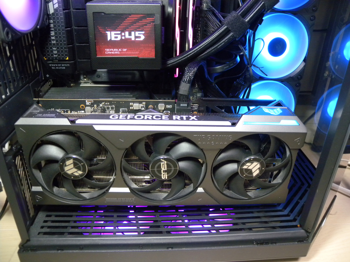 ASUS TUF-RTX4090-O24G-GAMING 動作正常 付属品完備 美品 2023年 ASUS TUF-RTX4090-O24G-GAMING 動作正常 付属品完備 美品 2023年