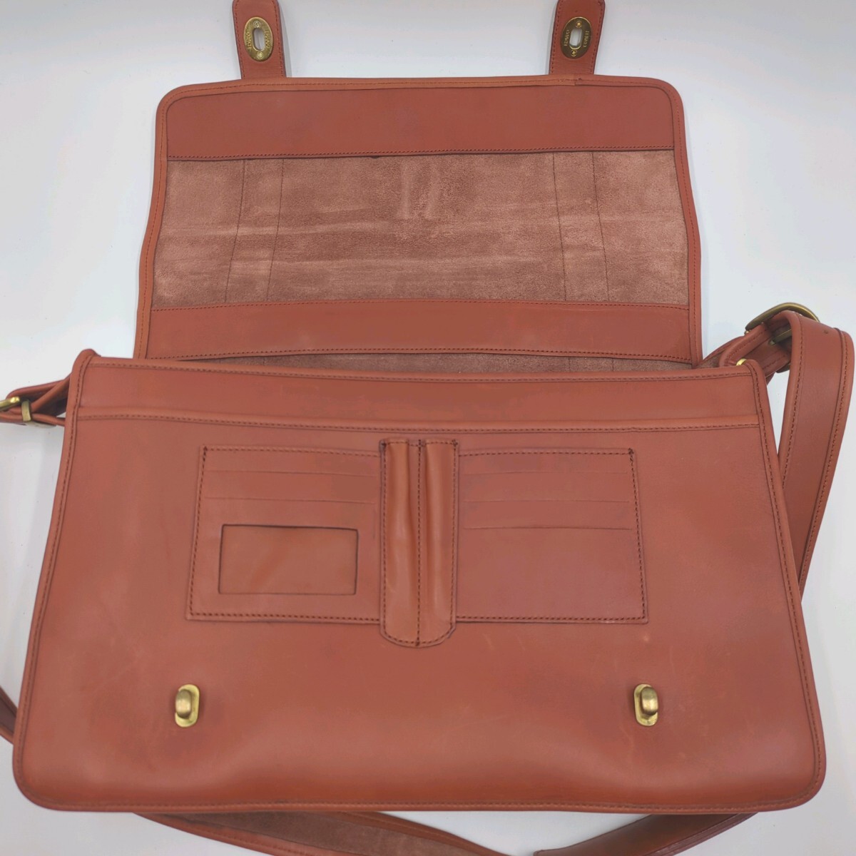 超美品!!/A4可】 COACH オールドコーチ メッセンジャーバッグ 超美品!!/A4可】 COACH オールドコーチ メッセンジャーバッグ