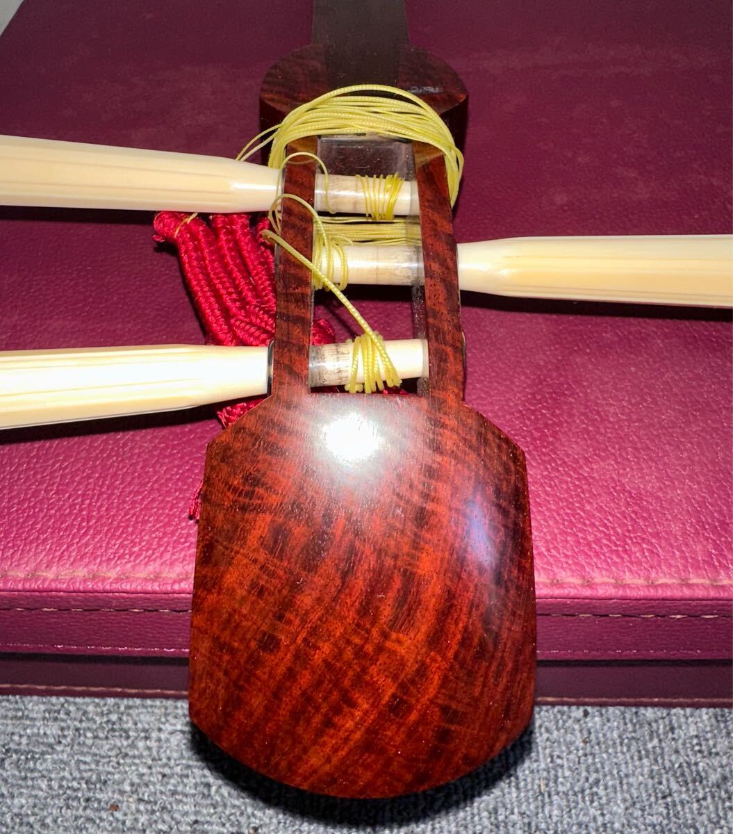 三味線 金細(金ホゾ) 二段溝 福林K18刻印 子持ち綾杉胴 糸巻 三味線 金細(金ホゾ) 二段溝 福林K18刻印 子持ち綾杉胴 糸巻