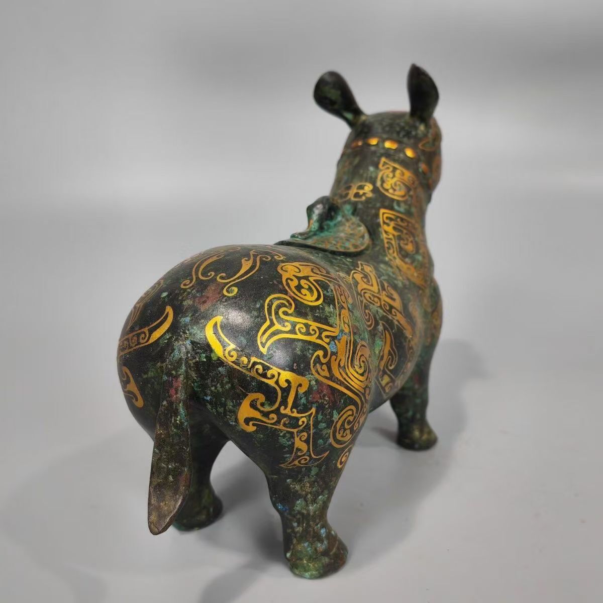 中国古玩 古美術 西周時代 古代青銅器 金犠尊(瑞獣)置物玄関物 中国古玩 古美術 西周時代 古代青銅器 金犠尊(瑞獣)置物玄関物