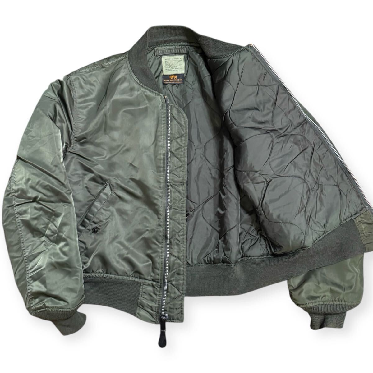 雰囲気 ALPHA INDUSTRIES 黒タグ 90s USA製 ヴィンテージ MA-1 雰囲気 ALPHA INDUSTRIES 黒タグ 90s USA製 ヴィンテージ MA-1