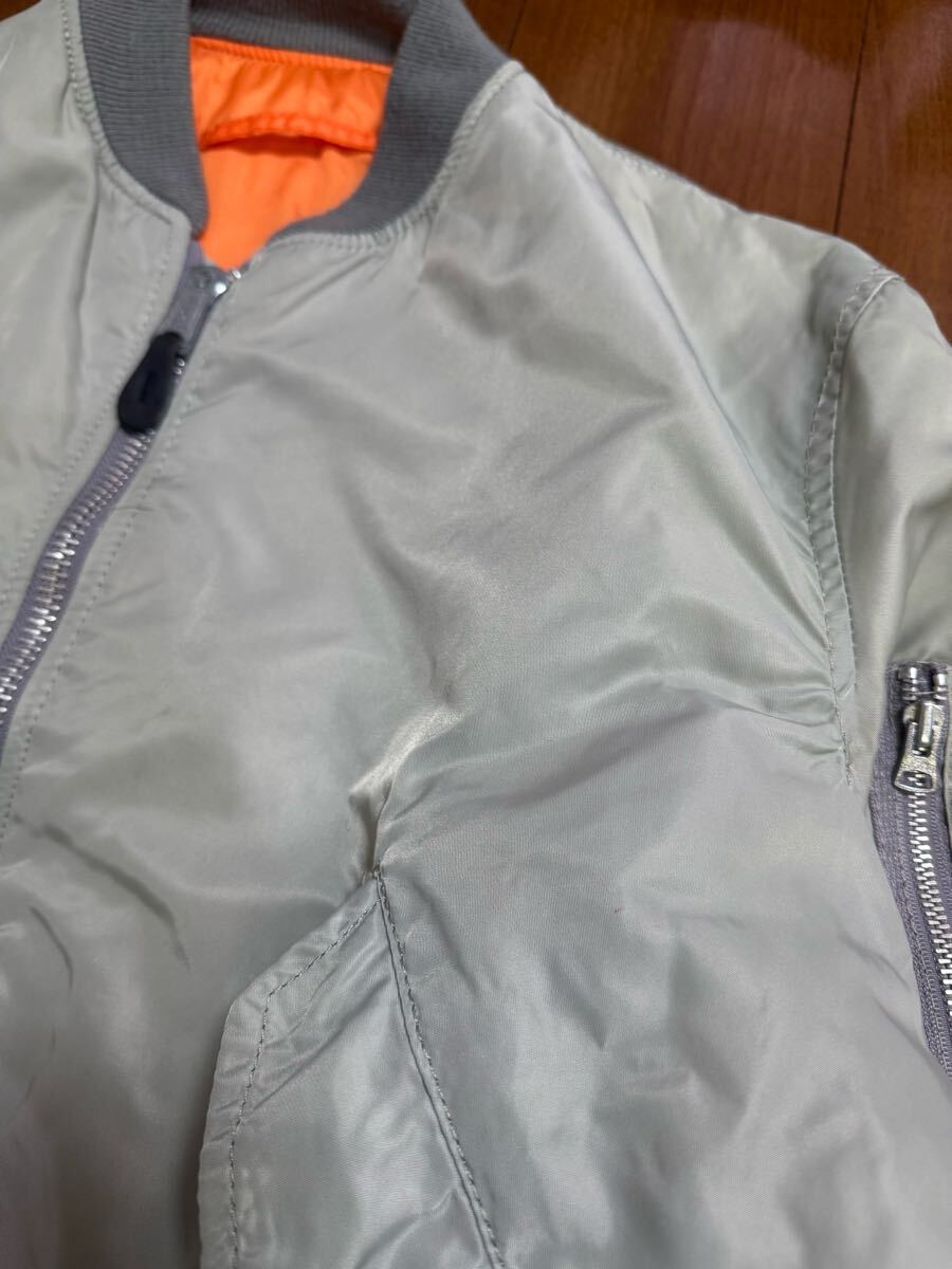 稀少色シルバー ALPHA INDUSTRIES 黒タグ 90s USA製 稀少色シルバー ALPHA INDUSTRIES 黒タグ 90s USA製