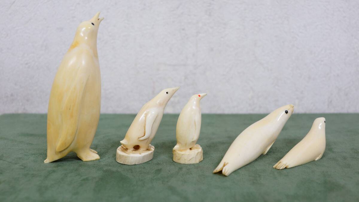 抹香鯨 置物 根付 ペンギン 3点 アザラシ 2点 抹香鯨歯 622g 鯨 抹香鯨 置物 根付 ペンギン 3点 アザラシ 2点 抹香鯨歯 622g 鯨