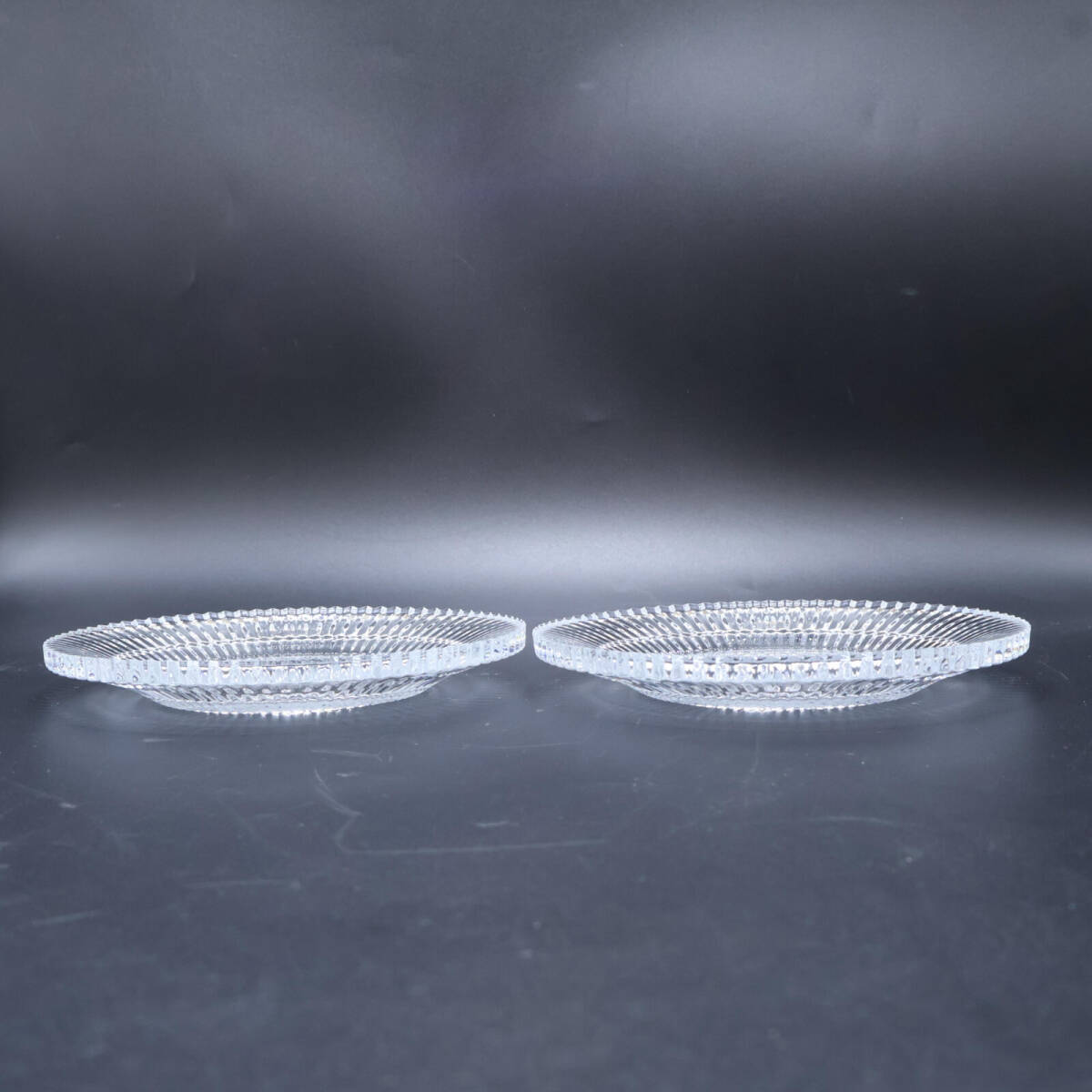 新品同様/1円】 Baccarat バカラ ミルニュイ 2-607-897 プレート 新品同様/1円】 Baccarat バカラ ミルニュイ 2-607-897 プレート