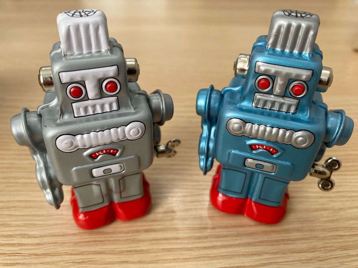 美品】TINTOY ROBOT ブリキのおもちゃ 日本製 BLUE1体 SILVER1 美品】TINTOY ROBOT ブリキのおもちゃ 日本製 BLUE1体 SILVER1