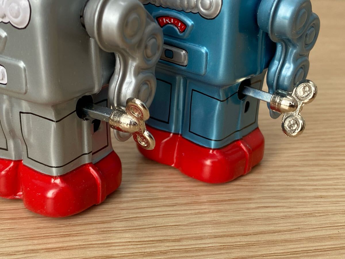 美品】TINTOY ROBOT ブリキのおもちゃ 日本製 BLUE1体 SILVER1 美品】TINTOY ROBOT ブリキのおもちゃ 日本製 BLUE1体 SILVER1