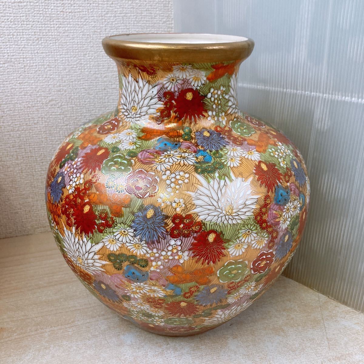 九谷焼 花瓶 仙春 金彩 花器 花入 壺 ツボ 花柄 置物 インテリア 九谷焼 花瓶 仙春 金彩 花器 花入 壺 ツボ 花柄 置物 インテリア