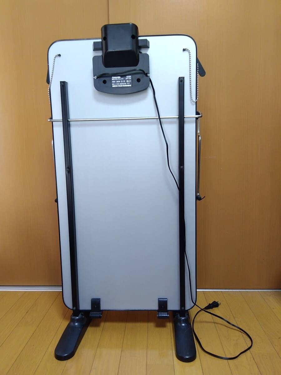 美品 東芝 ズボンプレッサー スタンド型 HIP-T36 シルバー 本体 美品 東芝 ズボンプレッサー スタンド型 HIP-T36 シルバー 本体