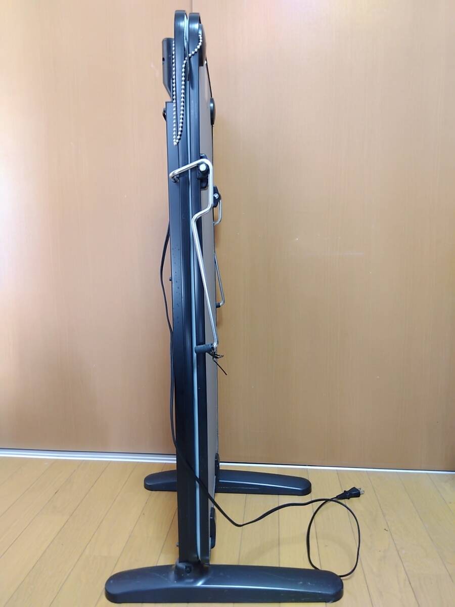 美品 東芝 ズボンプレッサー スタンド型 HIP-T36 シルバー 本体 美品 東芝 ズボンプレッサー スタンド型 HIP-T36 シルバー 本体