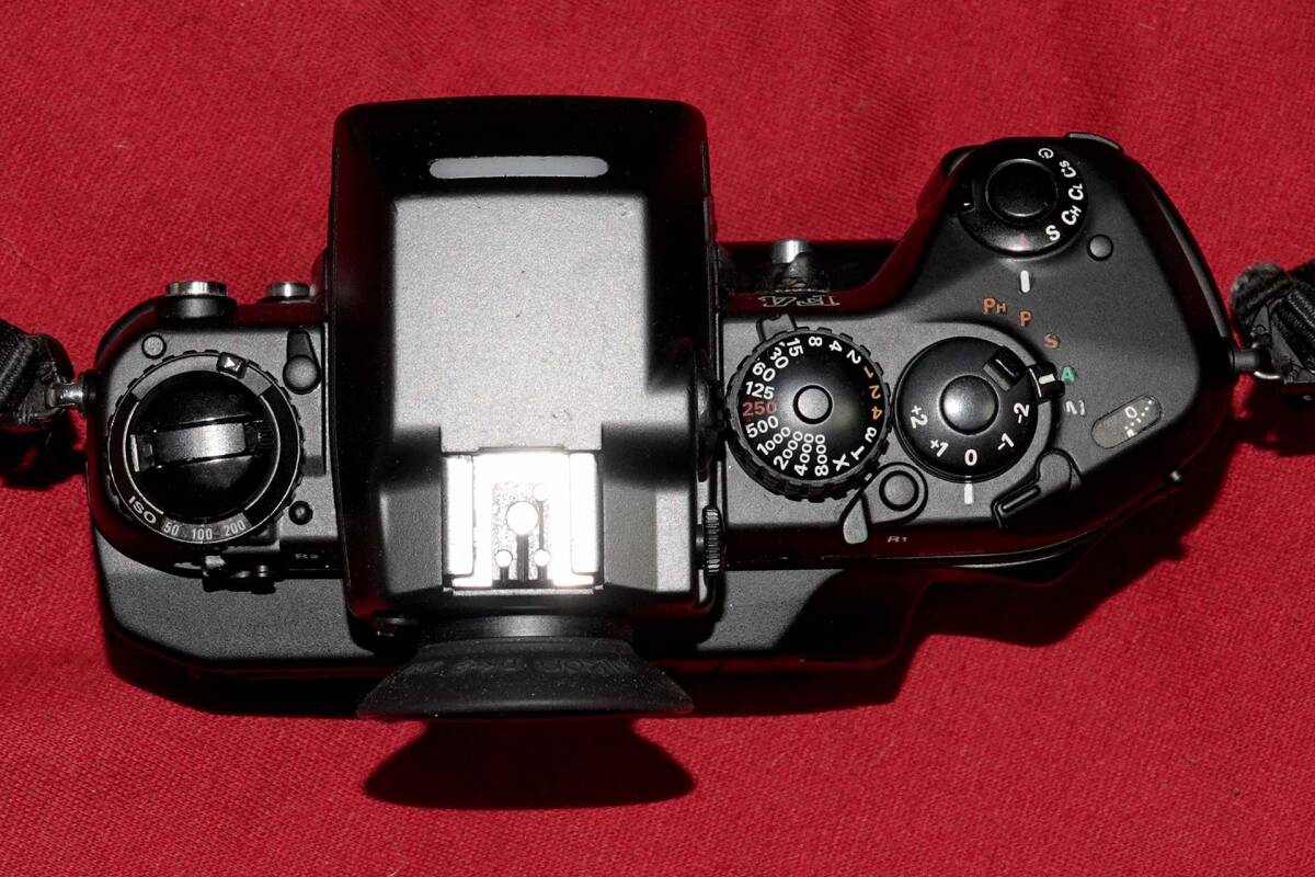 NIKON F4 + MB-21 +MF-23 AF35-135mm F3.5-4.5 動作美品 液晶 NIKON F4 + MB-21 +MF-23 AF35-135mm F3.5-4.5 動作美品 液晶