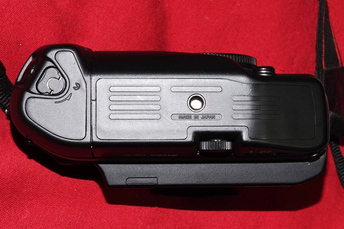 NIKON F4 + MB-21 +MF-23 AF35-135mm F3.5-4.5 動作美品 液晶 NIKON F4 + MB-21 +MF-23 AF35-135mm F3.5-4.5 動作美品 液晶