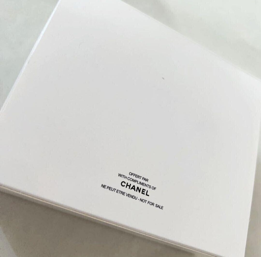 新品未使用シャネル CHANEL ブラックヘアバンド シュシュ 新品未使用シャネル CHANEL ブラックヘアバンド シュシュ