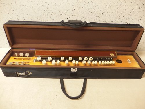 0450002s【ふそう楽器製作所 大正琴 菊八重 F28JS】弦楽器/和 0450002s【ふそう楽器製作所 大正琴 菊八重 F28JS】弦楽器/和