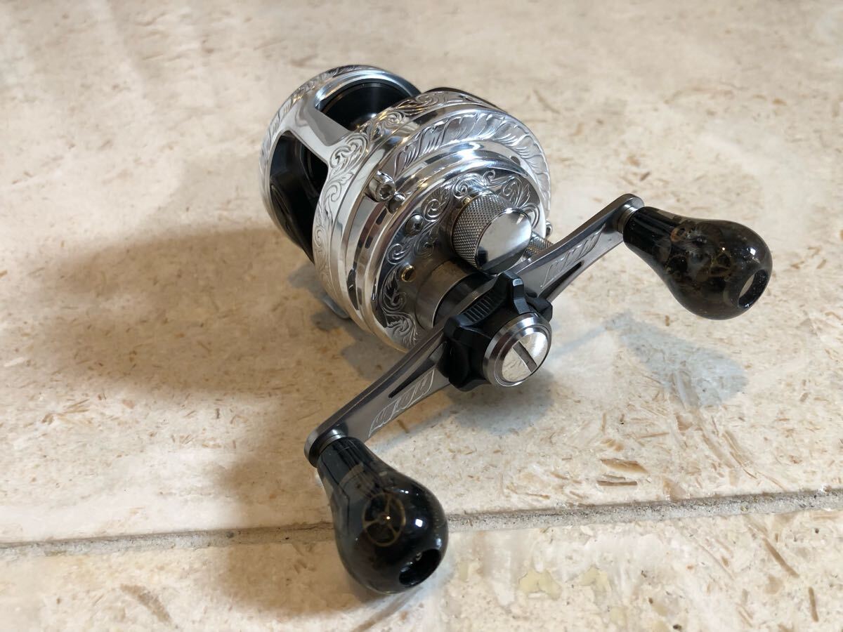 シマノ 12カルカッタ101 カスタム SHIMANO 彫金カスタム 送料 シマノ 12カルカッタ101 カスタム SHIMANO 彫金カスタム 送料