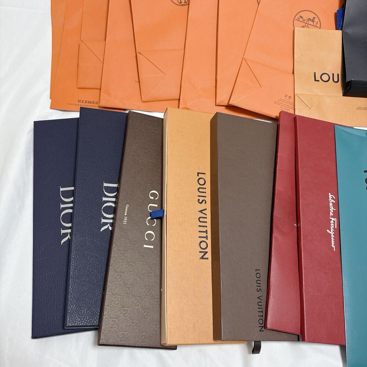 ショッパー 紙袋 ブランド LOUIS VUITTON GUCCI エルメス 箱 ショッパー 紙袋 ブランド LOUIS VUITTON GUCCI エルメス 箱