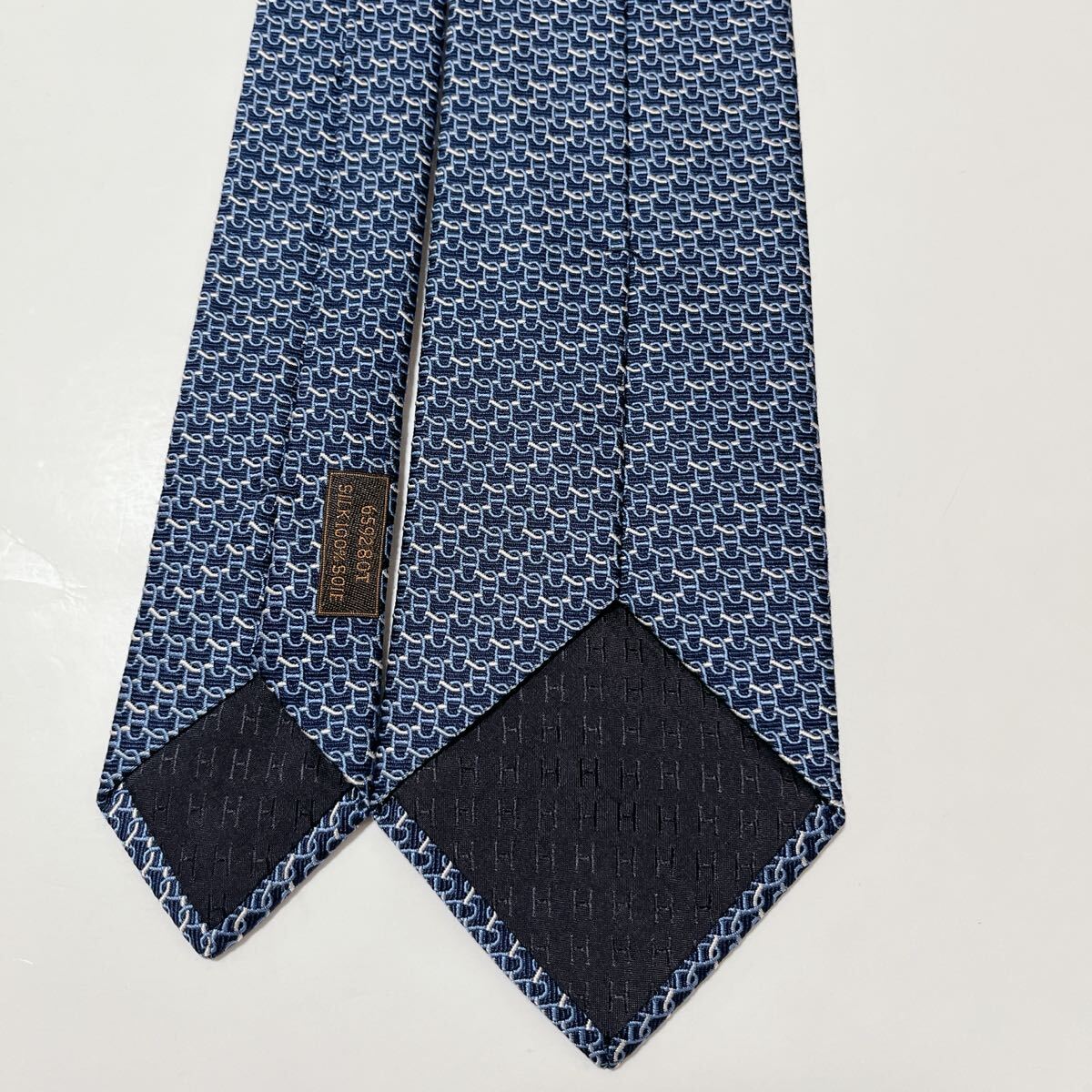 美品 エルメス ネクタイ ハイブランド H柄 ファソネ 光沢 美品 エルメス ネクタイ ハイブランド H柄 ファソネ 光沢