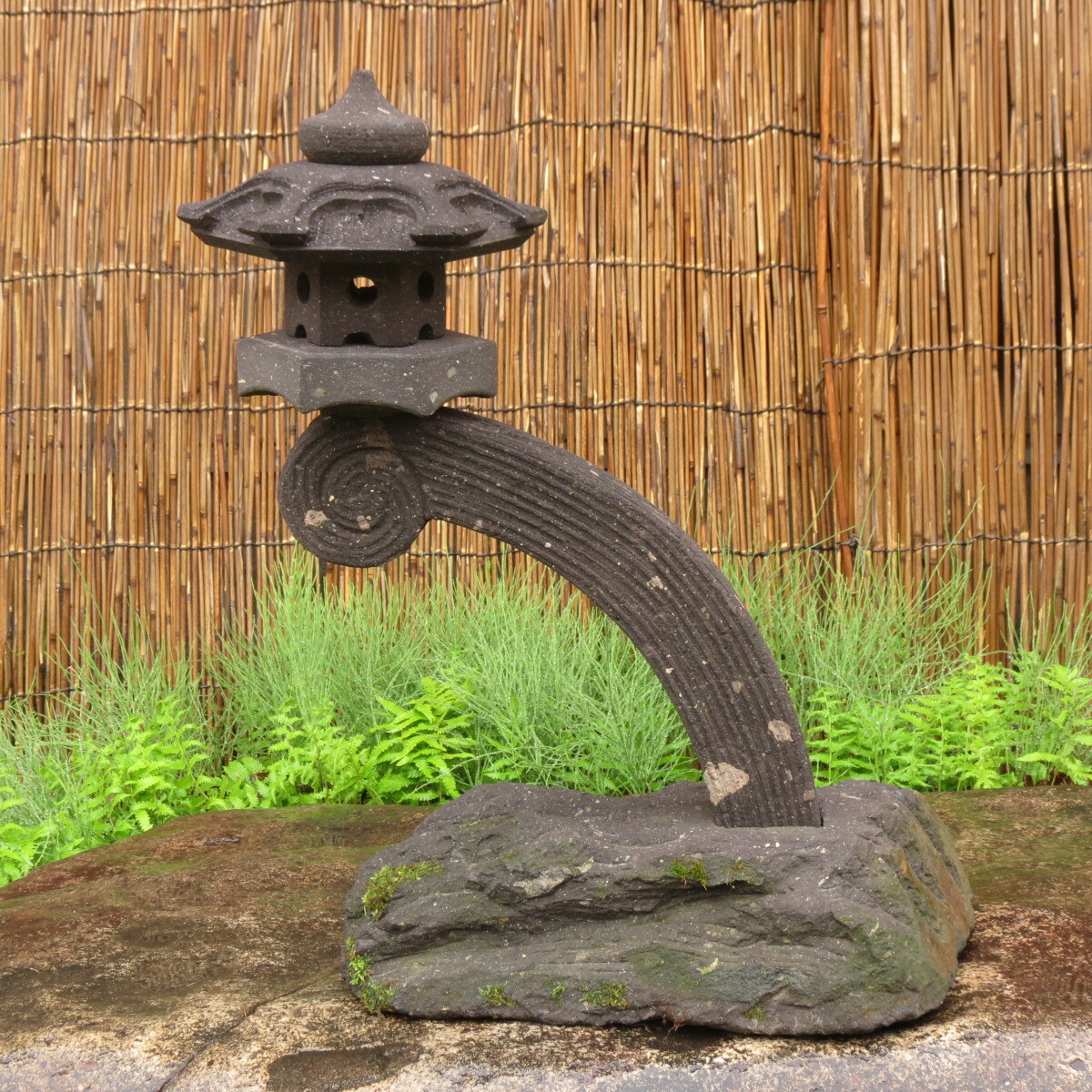石灯篭 高さ64cm 重量22.5kg 蘭渓型 九州産天然石(植木、庭木 石灯篭 高さ64cm 重量22.5kg 蘭渓型 九州産天然石(植木、庭木