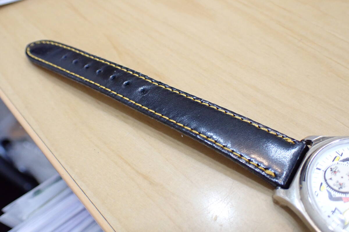 希少 ミッキーマウス PEDRE からくり時計 腕が針 腕時計 希少 ミッキーマウス PEDRE からくり時計 腕が針 腕時計